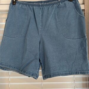 Denim&Co Women's Blue Stretch Shorts with Pockets